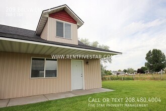 Building Photo - 209 Belva Ln