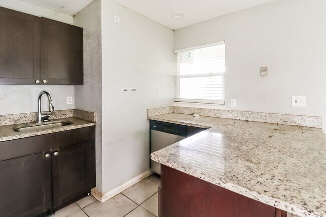 Foto del edificio - 4705 King Cole Blvd