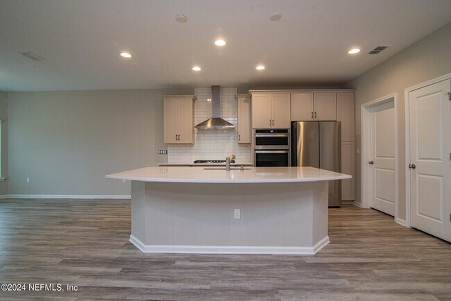 Building Photo - 653 Watervale Dr
