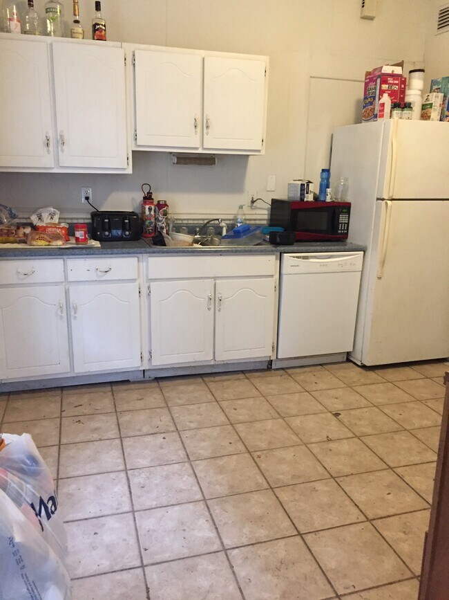 Cocina - 260 Kentucky Ave