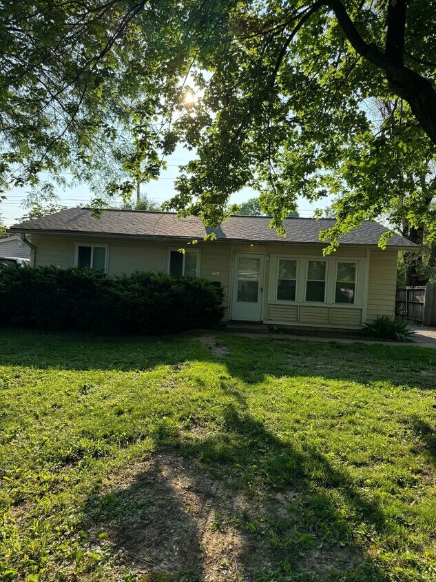 Primary Photo - 2713 Eagledale Dr