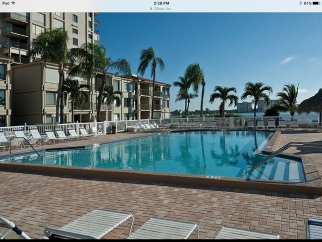 Pool located on Boca Ciega Bay - 6219 Palma Del Mar Blvd S