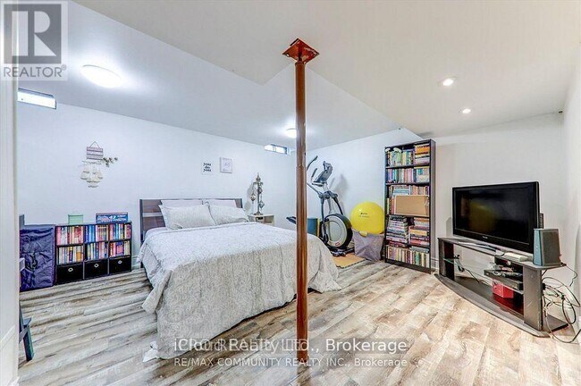 Building Photo - 561 Childs Dr