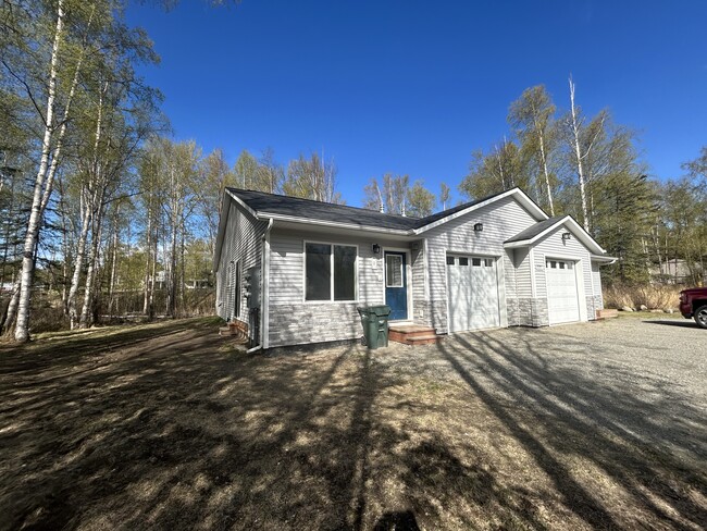 Building Photo - 1175 W Lone Cub Dr