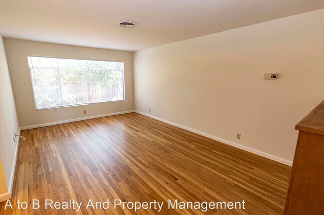 Building Photo - 4 br, 2 bath House - 1245 Nadine Dr