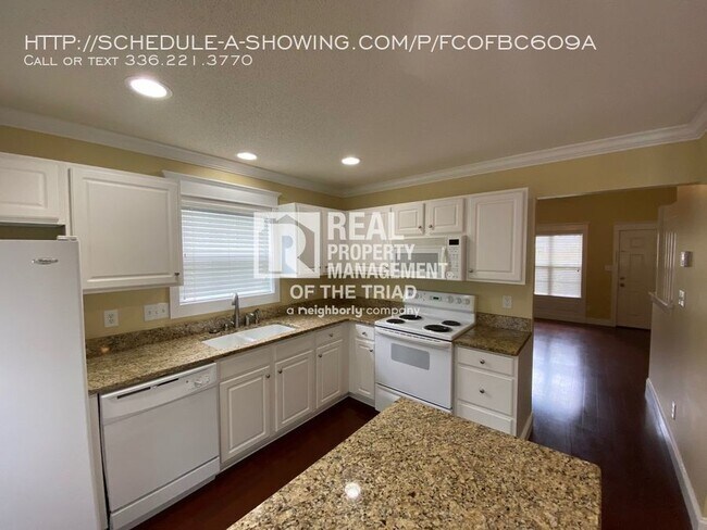 Building Photo - 6329 Hibiscus Ct