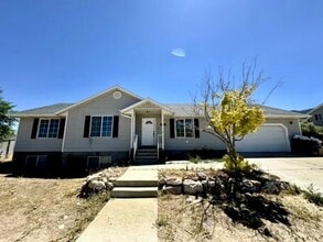 Building Photo - 4468 N Pioneer Dr