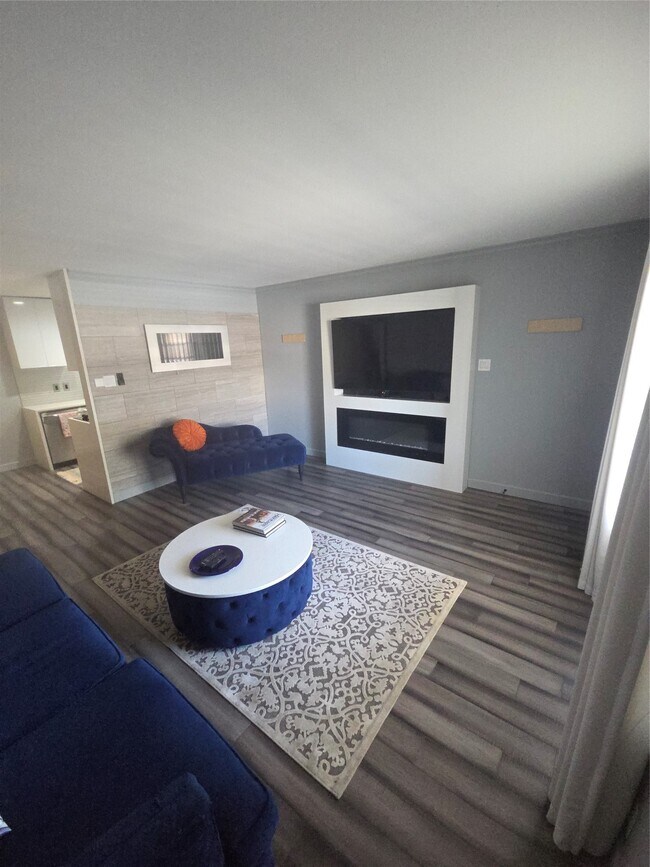 Building Photo - 2250 Bering Dr