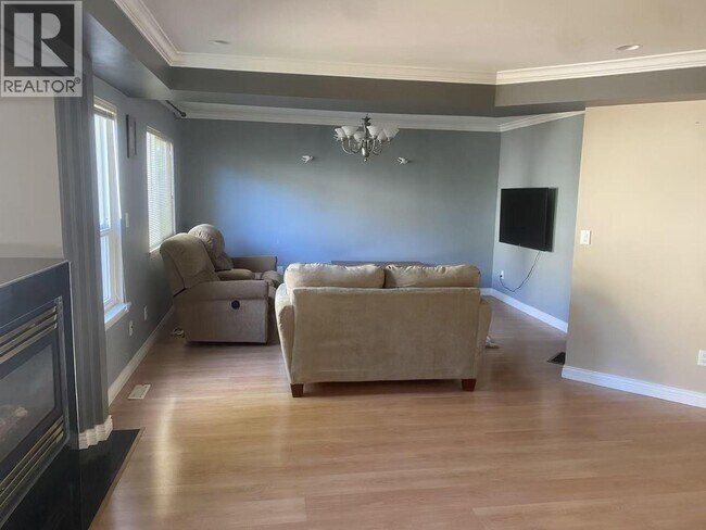 Photo du bâtiment - 2048 Parkway Blvd