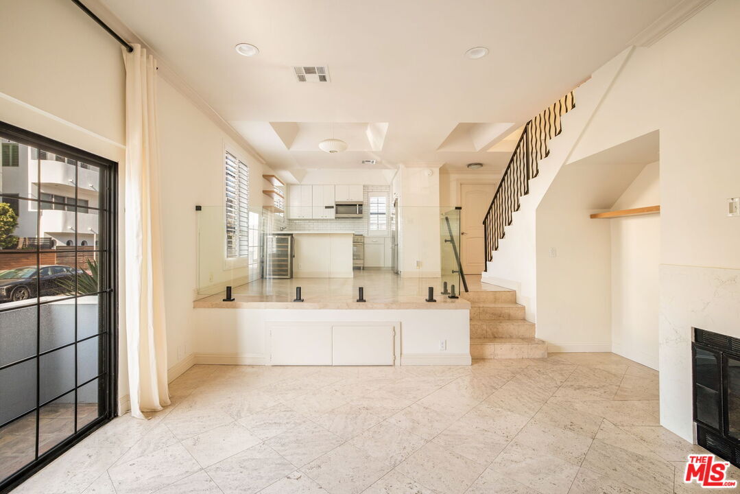 Primary Photo - 36 Navy St