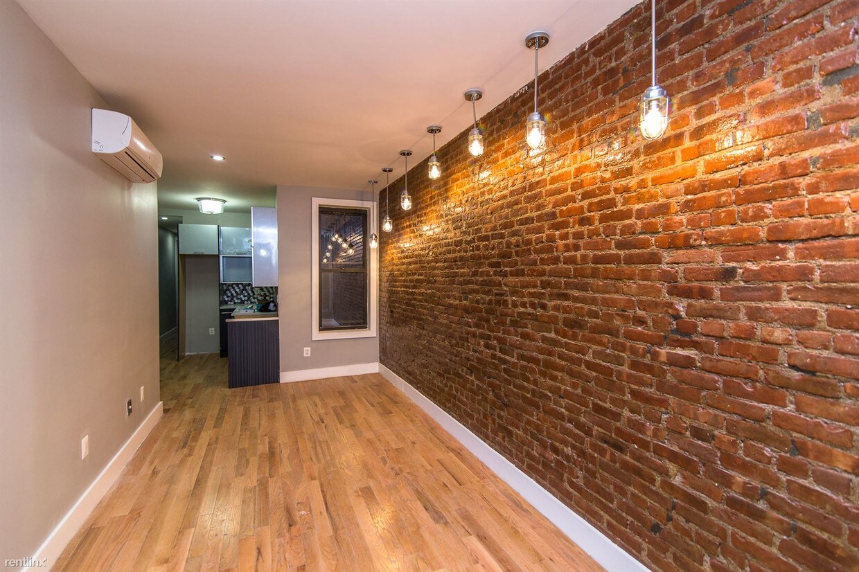 Foto principal - 1319 Halsey St