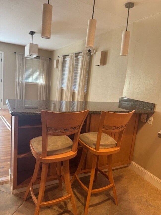 Foto del edificio - Beautiful Willow Glen 3 Bedroom 2.5 Bath Home.  Located in a desirable neighborhood.