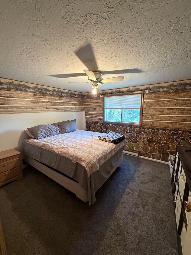 Building Photo - Lava Fife Triplex