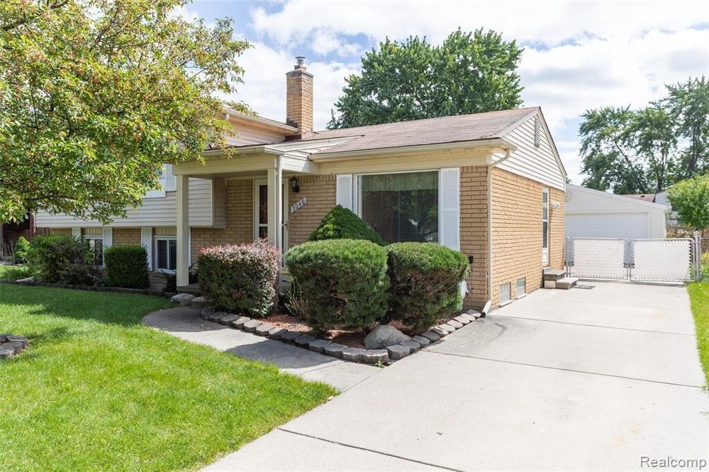 Primary Photo - 5046 Franklin Park Dr