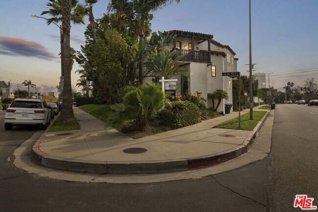 Foto del edificio - 8014 4th St