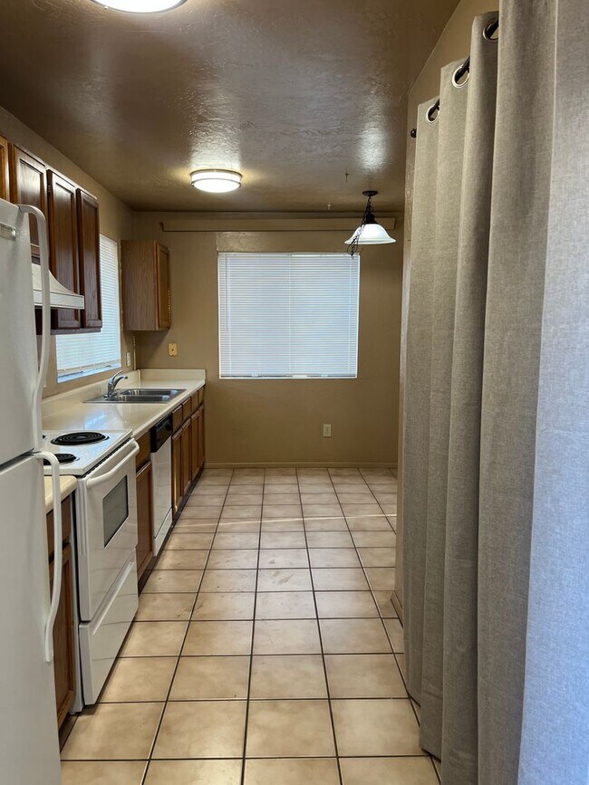 Foto del edificio - 3028 N Corrine Dr