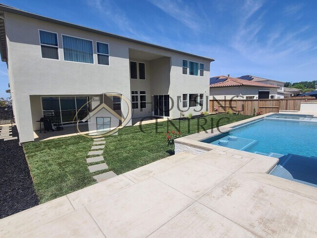 Foto del edificio - New Construction Executive Rental Home in ...