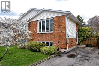 Building Photo - 87 Chapel Hill Crescent