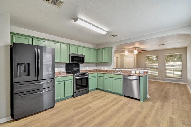 Foto del edificio - 1030 Birdsong Ln