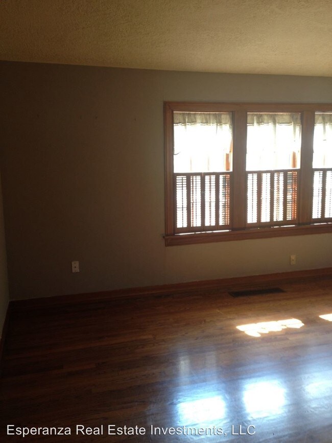 Building Photo - 2 br, 1 bath House - 534 E. Boyd