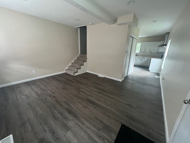 Building Photo - NEWLY RENOVATED HOME
