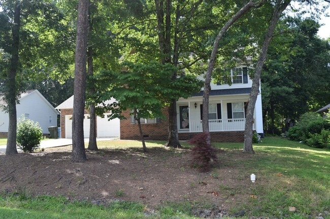 Building Photo - Spacious and Cozy 3-Bedroom Home in a Grea...