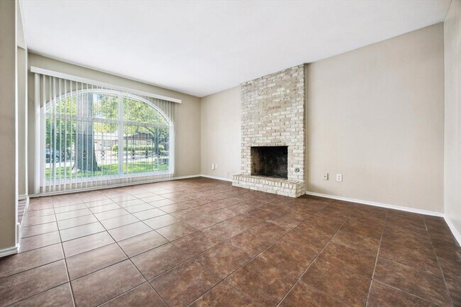 Foto del edificio - 8514 Dryfield Dr