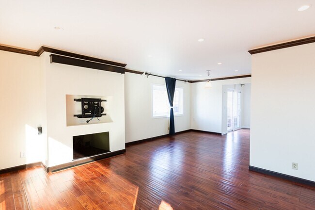 Foto del edificio - Beautiful Four bedroom, Two bathroom house...