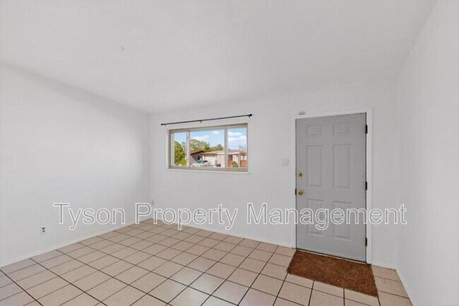 Foto del edificio - 736 Claudine St NE