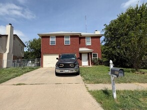Building Photo - 807 N 5th St