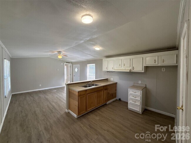 Building Photo - 306 Huffstetler Rd