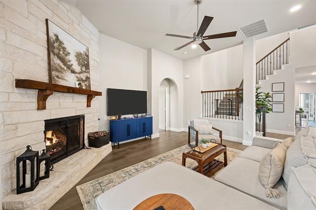 Building Photo - 811 Ridgehurst Rd