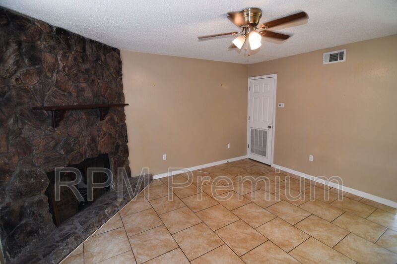 1012 Seville Unit 3, Baker, LA 70714 Condo for Rent in Baker, LA