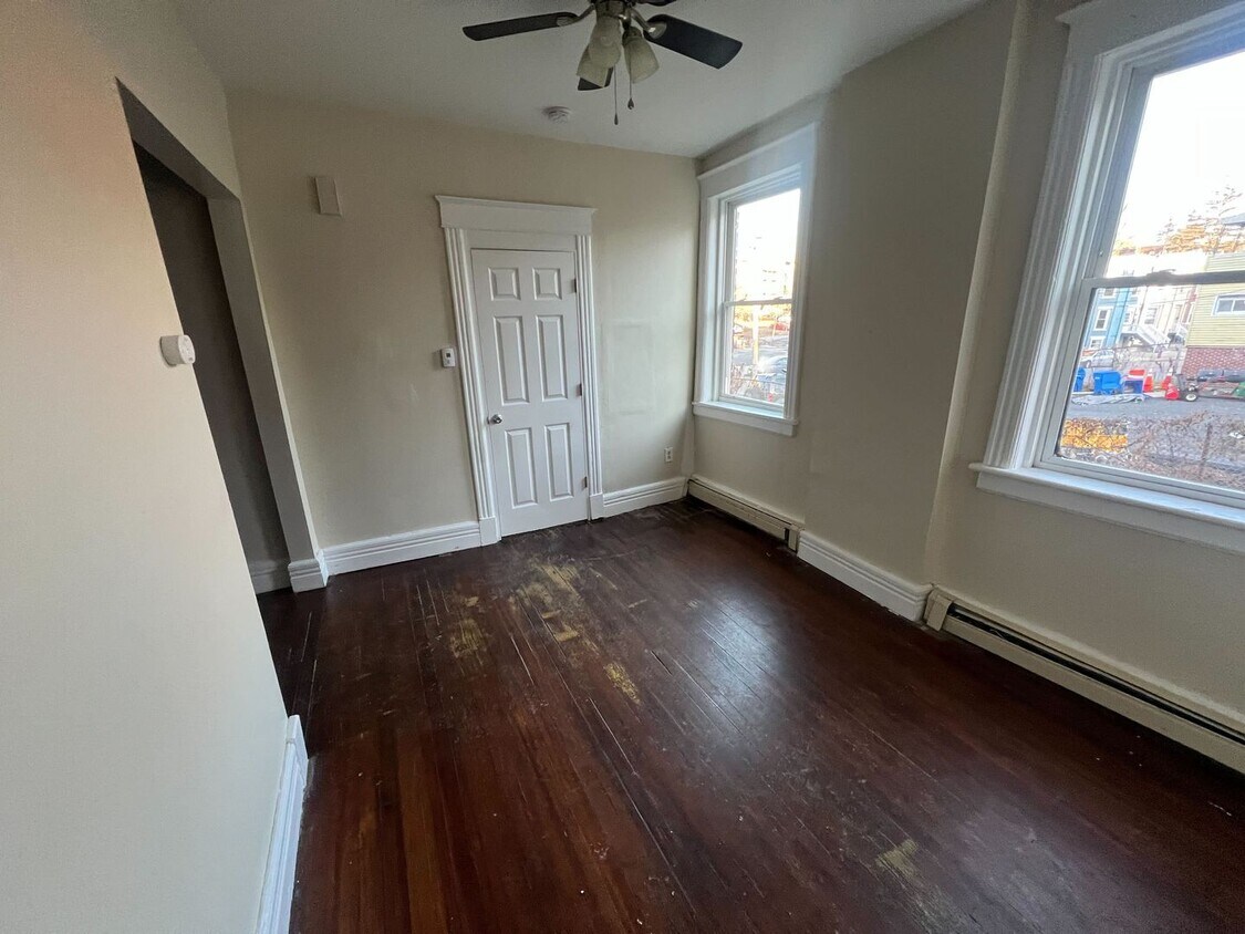 Foto del edificio - 50 Elberon Pl