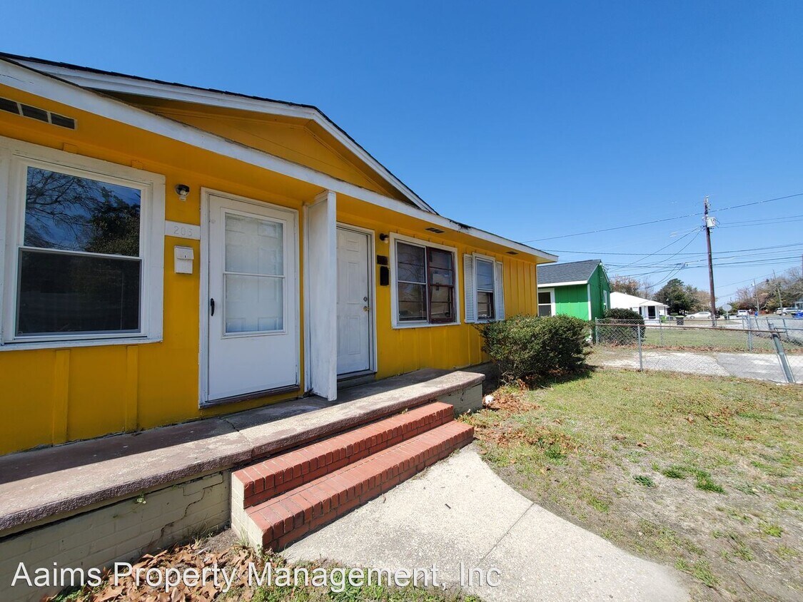 206 S 5th St, Spring Lake, NC 28390 - House Rental in Spring Lake, NC ...