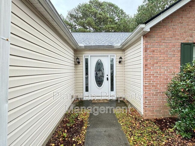 Building Photo - 2923 Holly Green Way