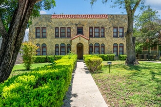 Building Photo - 412 E Huisache Ave