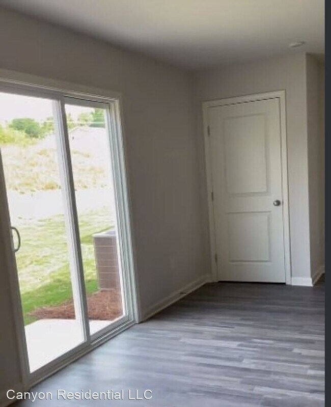 Building Photo - 3 br, 2.5 bath House - 818 Segway Ln