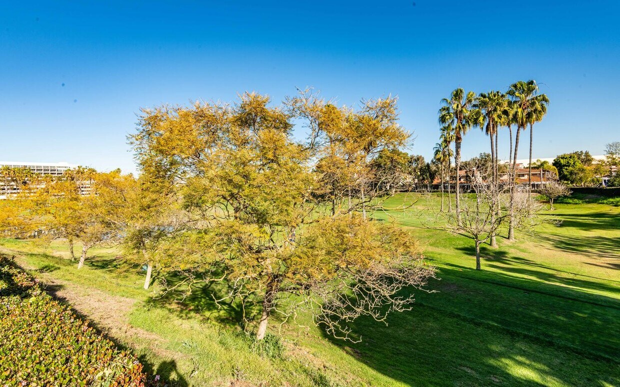Foto principal - 14 Fairway Dr