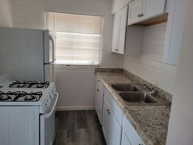 Foto del edificio - 2 bedroom