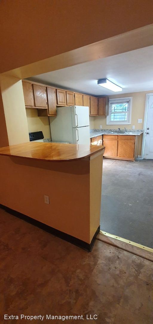 Building Photo - 4 br, 1 bath House - 104 Chambers Street