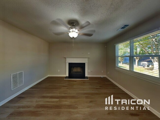 Foto del edificio - 2121 Serenity Dr NW