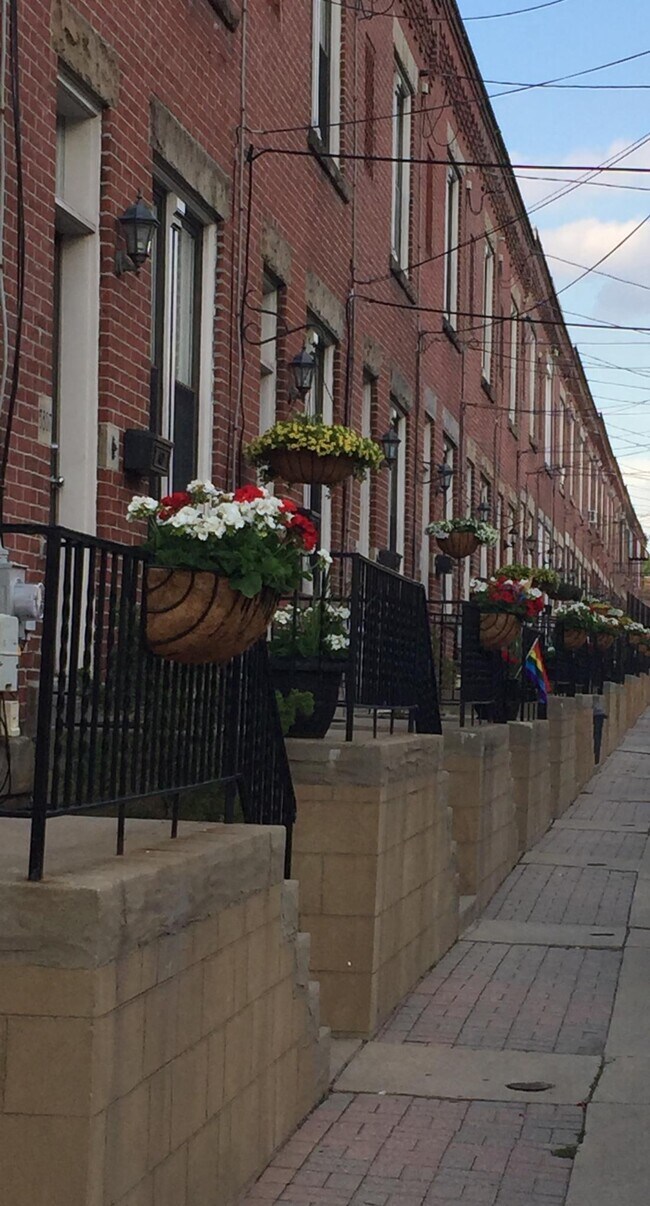 Foto del edificio - 5850 Pierce St