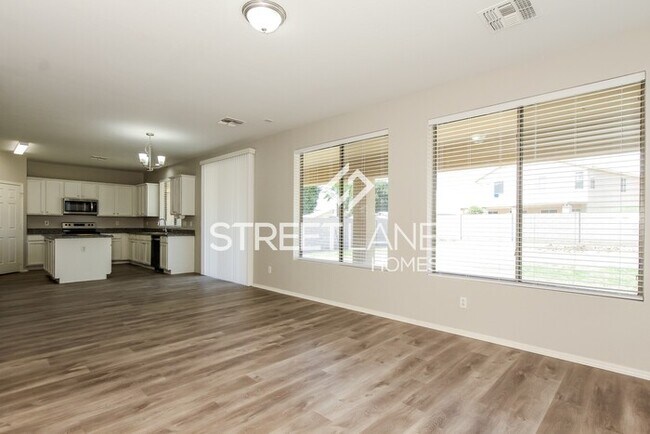 Building Photo - 14862 N 152nd Ln