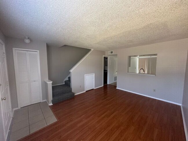 Foto del edificio - GREAT 2/2.5 Townhome Near UCF! Available Now!