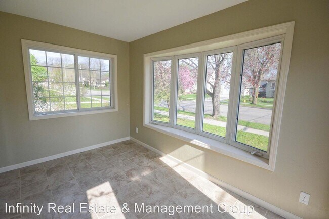 Foto del edificio - 3 br, 2 bath House - 512 10th St SE