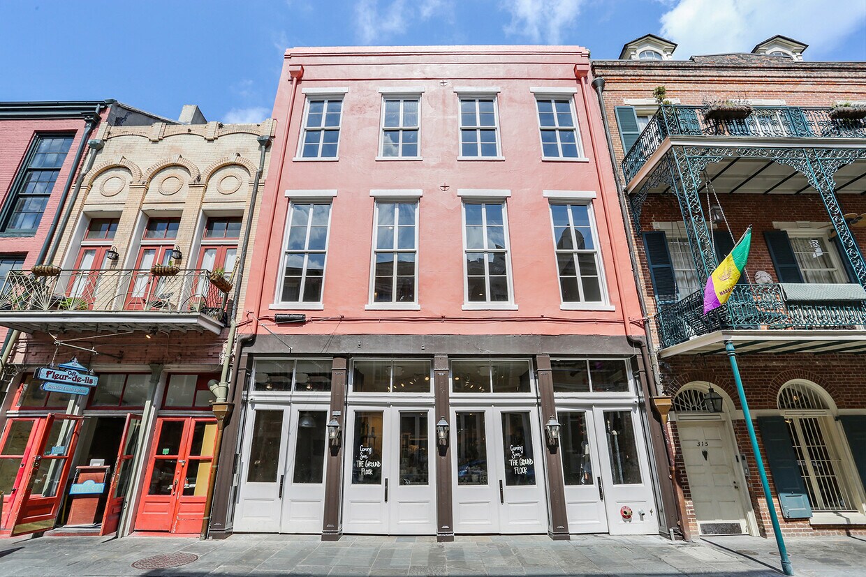 Building Photo - 309 Chartres St