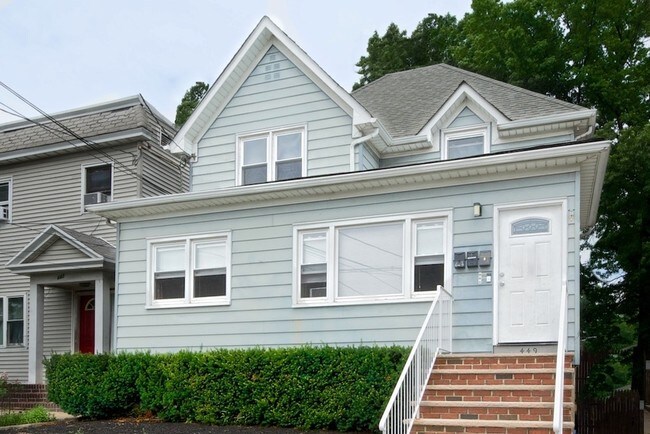 Building Photo - 449 E Westfield Ave