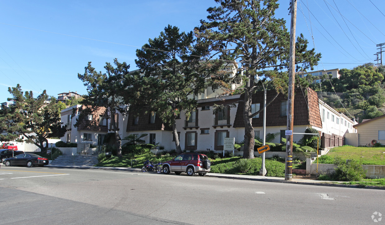 Foto principal - Monterey Apartments