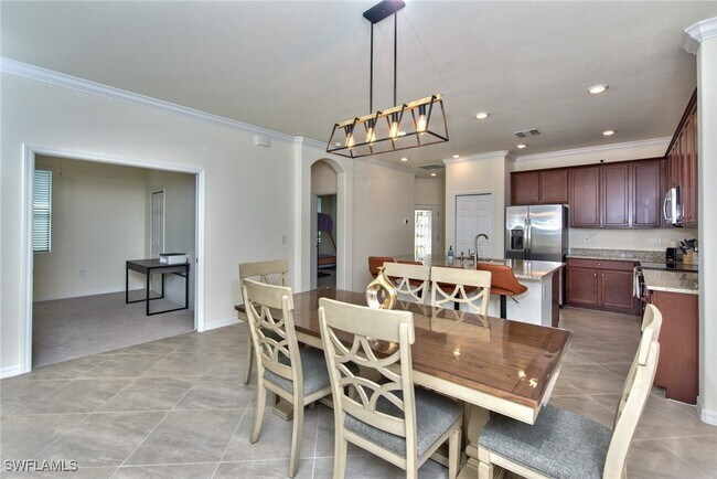 Foto del edificio - 9134 Woodhurst Dr